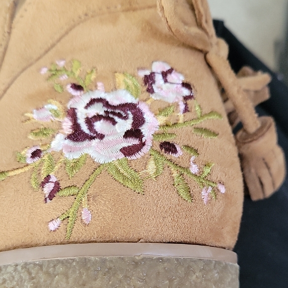 Comfort View Sienna Ankle Bootie, Womens 9.5 Tan Embroidered Heel, Zip Up - Picture 9 of 9